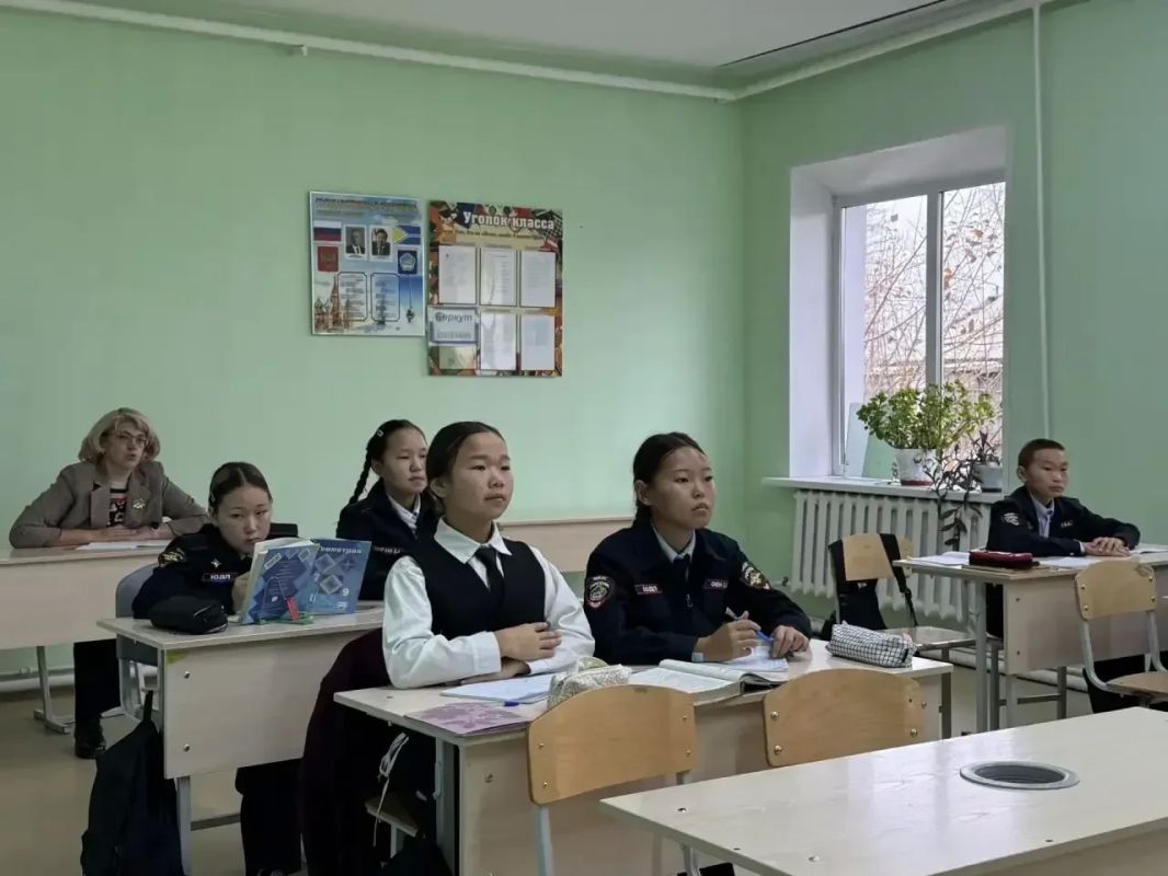 Сегодня работники Министерства образования РТ и подведомственных учреждений выехали в Чеди-Хольский кожуун для оказания методической помощи по разным вопросам образовательного процесса Сегодня работники Министерства образования РТ и подведомственных учреждений выехали в Чеди-Хольский кожуун для оказания методической помощи по разным вопросам образовательного процесса
