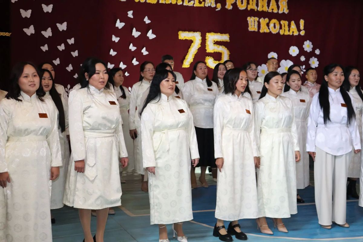 Ээрбекская школа Кызылского района отмечает 75-летний юбилей! Ээрбекская школа Кызылского района отмечает 75-летний юбилей!
