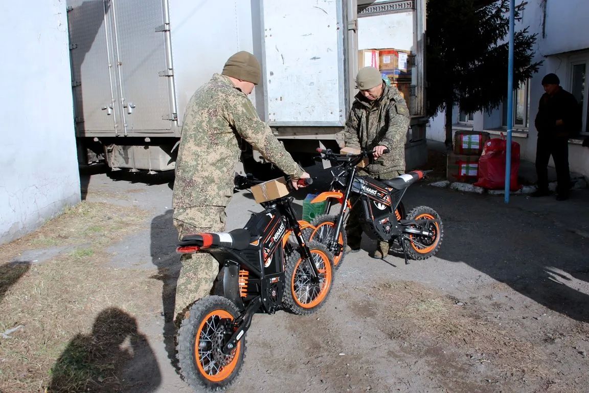 Сегодня Тува отправила в зону специальной военной операции очередную партию гуманитарной помощи Сегодня Тува отправила в зону специальной военной операции очередную партию гуманитарной помощи