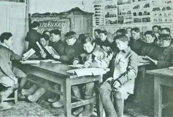 К 85-летию Министерства образования Республики Тыва
