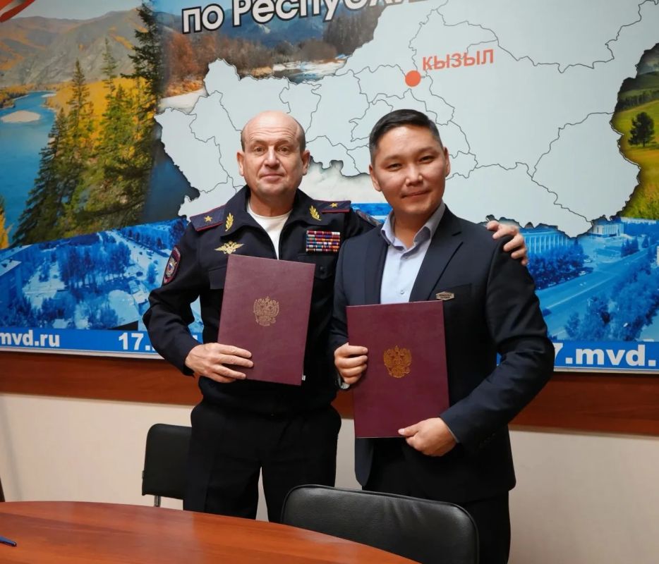 По инициативе руководства Тувинского государственного театра кукол мультфильмы «Буян и Боня» будут показывать перед спектаклями По инициативе руководства Тувинского государственного театра кукол мультфильмы «Буян и Боня» будут показывать перед спектаклями