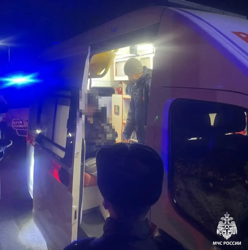 Ночное ДТП в Туве: спасатели МЧС России спасли водителя, наехавшего на опору линии электропередач Ночное ДТП в Туве: спасатели МЧС России спасли водителя, наехавшего на опору линии электропередач